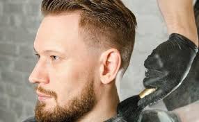 Nggak ada yang lebih jelek daripada cowok yang rambut gondrongnya jarang dicuci dan bau! 20 Model Rambut Pria Tampil Ganteng Dengan Gaya Terbaru