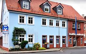 You also share in its financial success because a dividend is generally paid out on shares once a year. Filialen Der Vr Banken Fulda Offnen Wieder Rhonkanal Schafe Videos Online