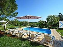 schone villa mit grossem garten 4 000 m2 pool ferienwohnung ferienhaus villa