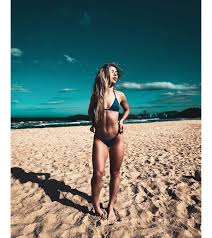 Foto: Marcela Soares afirmou que ganhava cerca de R$ 550 no começo de sua  carreira no futsal e agora fatura aproximadamente R$ 55 mil vendendo  conteúdo adulto - Purepeople