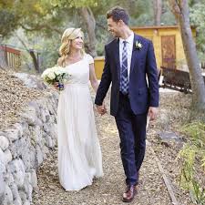 Exclusive The Office S Angela Kinsey Is Married Gorgeous Wedding Dress Celebrity Weddings Angela Kinsey