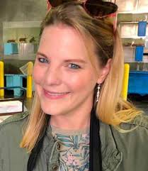 Emily Peters's Instagram, Twitter & Facebook