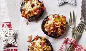 Raspberry, amaretti and white chocolate cheesecake Mary Berry S Christmas Crowd Pleasers Stuffed Mushrooms For A Festive Starter Mary Berry Christmas Christmas Food Dinner Christmas Dinner Starters