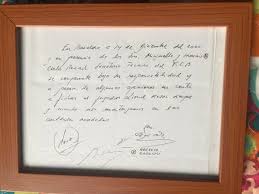 El argentino llegó al equipo en el año 2000, cuando tenía 13 años de edad. Quien Tiene Y Donde Esta La Celebre Servilleta Donde Se Firmo El Primer Contrato De Lionel Messi Con El Barcelona Periodismo Responsable Espectador