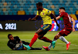 El resultado deja a brasil como líder del grupo b, con 9 puntos, escoltado por colombia, con 4, aunque sin ningún partido pendiente, y perú, con 4. Com Show Do Goleiro Farinez Venezuela Segura Empate Com A Colombia Na Copa America Gg Noticias