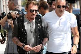 L'ancien chauffeur et garde du corps de Johnny Hallyday en dédicace à Corbigny : "J'ai fini par devenir son confident" - Le Journal du Centre