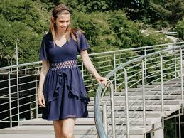 Das kleid hat einen rundhalsausschnitt und ist aus weicher baumwolle gefertigt. Schnittmuster Nahanleitung Kleid Alessia Von Nahliebe Giulia David Schnittmuster Kleid Schnittmuster Kleider