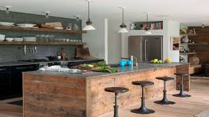 La Cuisine Industrielle Un Style Deco Qui Inspire Cuisine Rustique Cuisines Deco Cuisine Bois