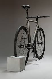Fahrradstander Aus Beton Bikeblock Design In Wohnung Oder Balkon Fahrrad Wandhalterung Fahrrad Fahrradhalter