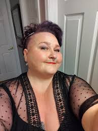 Hi all! I just wanted to introduce myself and share a photo that I took,  new hair do.