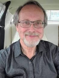 Foodclown says that I am amazing, that you would never know I just had  surgery yesterday. I've been telling her all along that I am a Super Pug. 😄