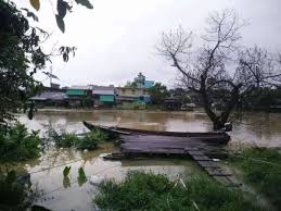 Paras air sungai golok melepasi tahap amaran susulan menerima taburan hujan yang tinggi sejak dua hari lalu. Air Sungai Golok Lebihi Paras Bahaya