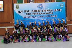Gali potensi, ciptakan kreasi dan raih prestasi. Anak Anak Di Jogja Diajak Peduli Sampah Harianjogja Com