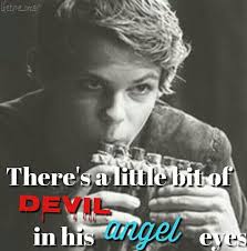Pin By Tati Lima On Once Upon A Time Peter Pan Peter Pan Ouat Robbie Kay Peter Pan