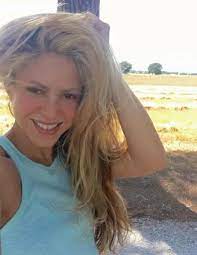 Stars without makeup etcanada com. 9 Pictures Of Shakira Without Makeup Styles At Life