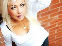 Lori Tye's Instagram, Twitter & Facebook