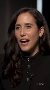 "I know that when I feel uncomfortable, there's usually something good  that's coming after it."@emmagrede, CEO of @goodamerican and host of  @aspirewithemmagrede, sits with ForbesWomen editor ...