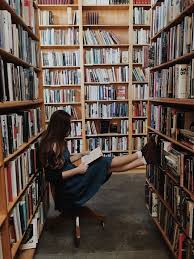 Menceritakan sebuah cerita dari novel klasik china yang di tafsirkan kembali ceritanya hingga hari ini dan akan ada perpaduan kisah fantasi dan juga romantis. Pc Jenny Book Photography Book Aesthetic Book Girl