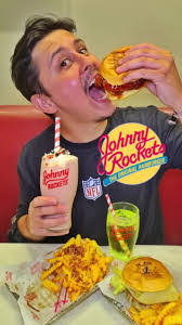 Johnny Quintero's Instagram, Twitter & Facebook