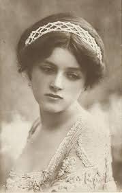 Consuelo Vanderbilt inspired character