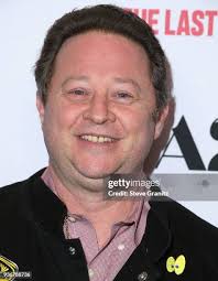 Levi Meaden, Burt Reynolds;Ariel Winter, Glenn Workman arrives at the...  News Photo