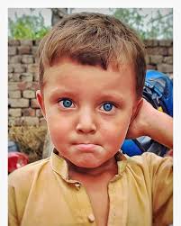 Half Moon ❤️ . . . . . . . . #bulb #light #pakistan #colours #england  #cricket #incandescent #beauty #love #nature #mechanical #electrical  #current #future #indian #wedding #shape #dawndotcom #ig_feature_ #world  #etribune #worldcup #fifaworldcup ...