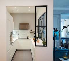 Une Cuisine Avec Verriere De Caractere Imaginee Par L Agence Dune Decoration Designs De Petite Cuisine Cuisine Verriere Appartement
