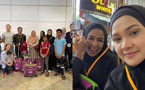 Abdul raihan wan jaafar dan mereka nikah ketika usia zarina 22 tahun. Mohon Ampun Dari Hujung Rambut Hingga Zarina Zainuddin Tunai Umrah Bersama Ibu Anak Madu Gempak