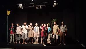 Seni budaya, tetapi juga belajar melalui seni budaya dan belajar dengan seni budaya. Teater Layung Gebrakan Seni Anak Anak Muda Magelang Borobudurnews