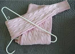 Comment Pendre Un Pull A Un Cintre Sans L Abimer Cintre Rangement Vetement Astuce Rangement