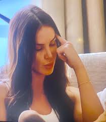 What's up with Carter's hair in season 4?