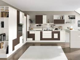 Con pannelli sovrapposti in materiali differenti, in gres porcellanato, in finiture particolari, nelle più. Cucine Moderne Lube