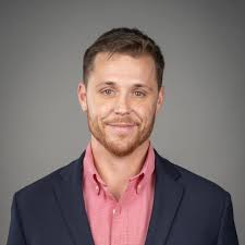 Derek Smythe's Instagram, Twitter & Facebook