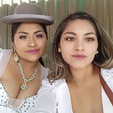 Nunca había probado algo con ese sabor y su reacción lo diría todo. Esto  pasó cuando le dieron chocolate a un joven de una tribu africana Créditos:  https://www.tiktok.com/@masha.davay