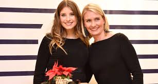 Cathy hummels muss sich immer wieder für ihre figur rechtfertigen. Cathy Hummels Uber Ihre Schwangerschaft Und Die Rolle Als Markenbotschafterin Von Petit Bateau