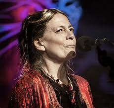 womeninrock June Tabor is an English folk singer known for her solo work  and her earlier collaborations with Maddy Prior and with Oysterband. One of  her earliest recordings was in 1972 on