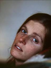 When Linda was a child a lot of her friends were bought horses by their  parents, and every Christmas morning she used to look out of her bedroom  window and pray there