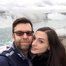 LoveIsNotTourism: Fernbeziehungen in der Corona-Pandemie