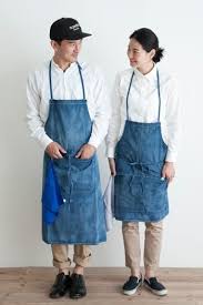 毎日身に着けるから お気に入り を選びたい 家事気分を上げるおしゃれな エプロン 集 キナリノ デニムエプロン カフェの制服 ファッション