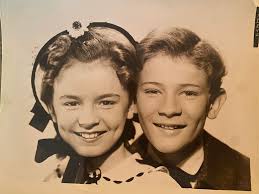 What is the age of the actress in the 1946 movie 'It's a Wonderful Life'?