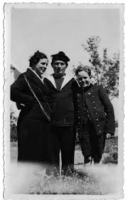 Elle corrigeait cela par son esprit de décision, son courage, des formules, dont elle avait le goût. Pourquoi Il Faut Lire Les Memoires De Jean Marie Le Pen Le Point