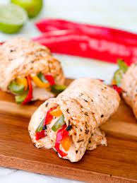 Dabei folgt der ernährungstrend zu kohlenhydraterezudierten gerichten dem stand der wissenschaft: Schnelle Low Carb Hahnchen Fajita Rollchen Mit Leckerer Marinade