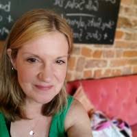 40+ "Anna Brett" profiles