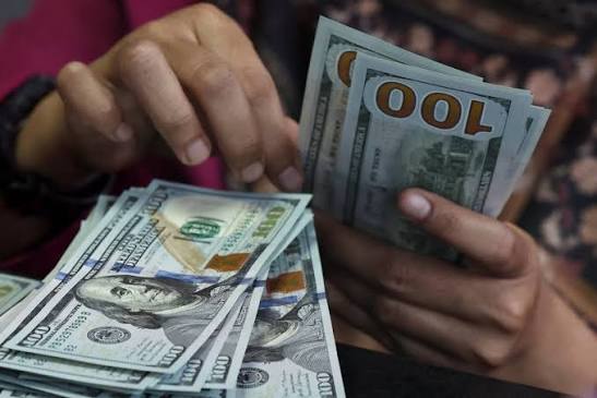 eDahab - الدولار في مصر فوق 53.5 جنيه..صعود 1.5% لهذه الأسباب