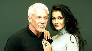 Wayne lineker news, gossip, photos of wayne lineker, biography, wayne lineker girlfriend list 2016. Is Wayne Lineker Married His Bio Age First Wife Daughter And Net Worth Married Celebrity