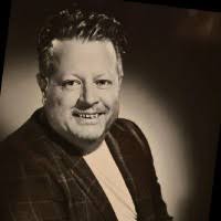 500+ "Warren" profiles