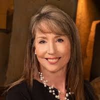 Kristin Crabtree's Instagram, Twitter & Facebook