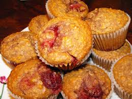 Muffins Au Yogourt Framboises Et Fraises Avec Images Recette Muffin Recette Muffin Framboise