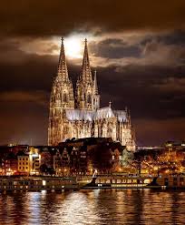 Bevindt zich in het hartje van de duitse stad keulen en is de grootste kathedraal van duitsland. Pin On Duitsland Bezienswaardigheden Germany Deutschland Allemagne