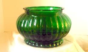 Vintage Green Glass Vase Emerald Green Oval Ribbed Bowl A L R Etsy In 2021 Vintage Green Glass Green Glass Vase Green Oval
